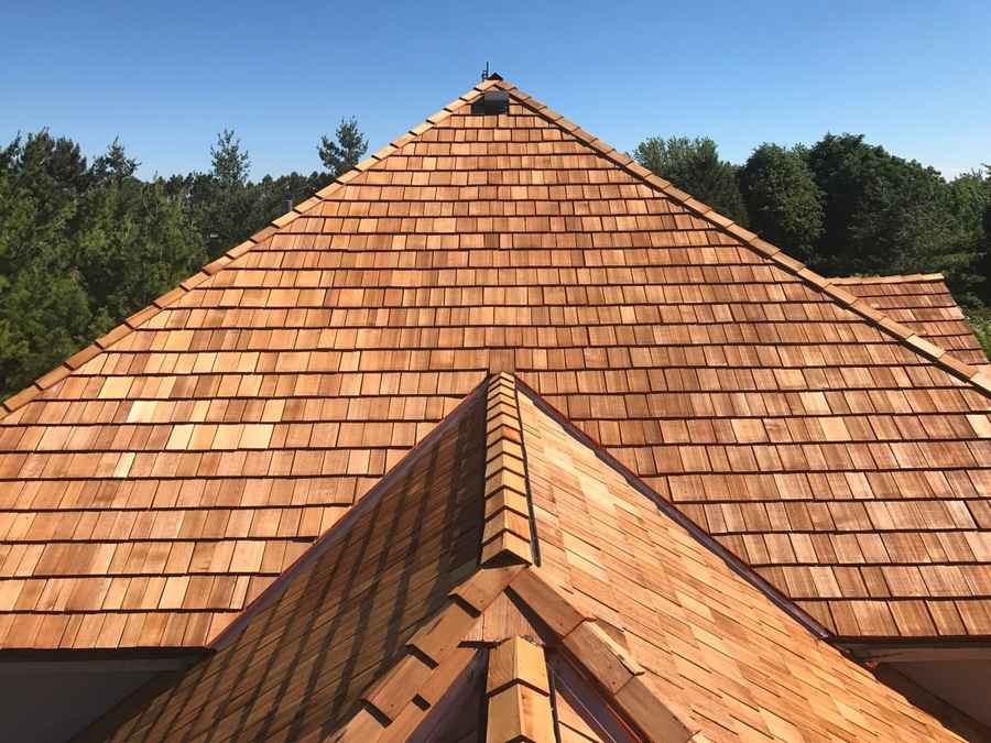 top cedar roofing expert in Moline IL